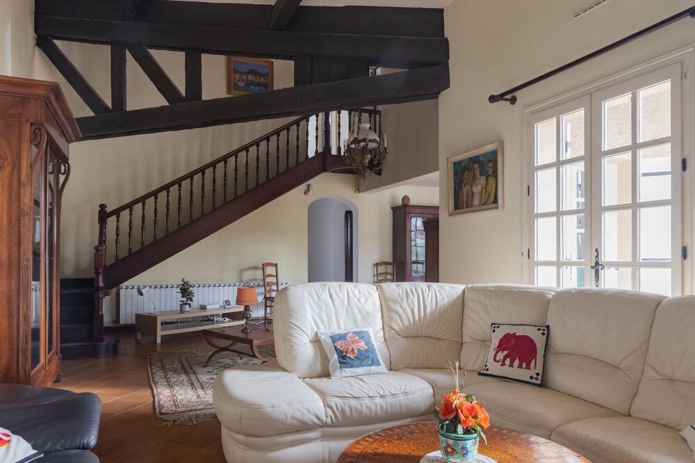Photo of Livingroom in Quartier des Espesses