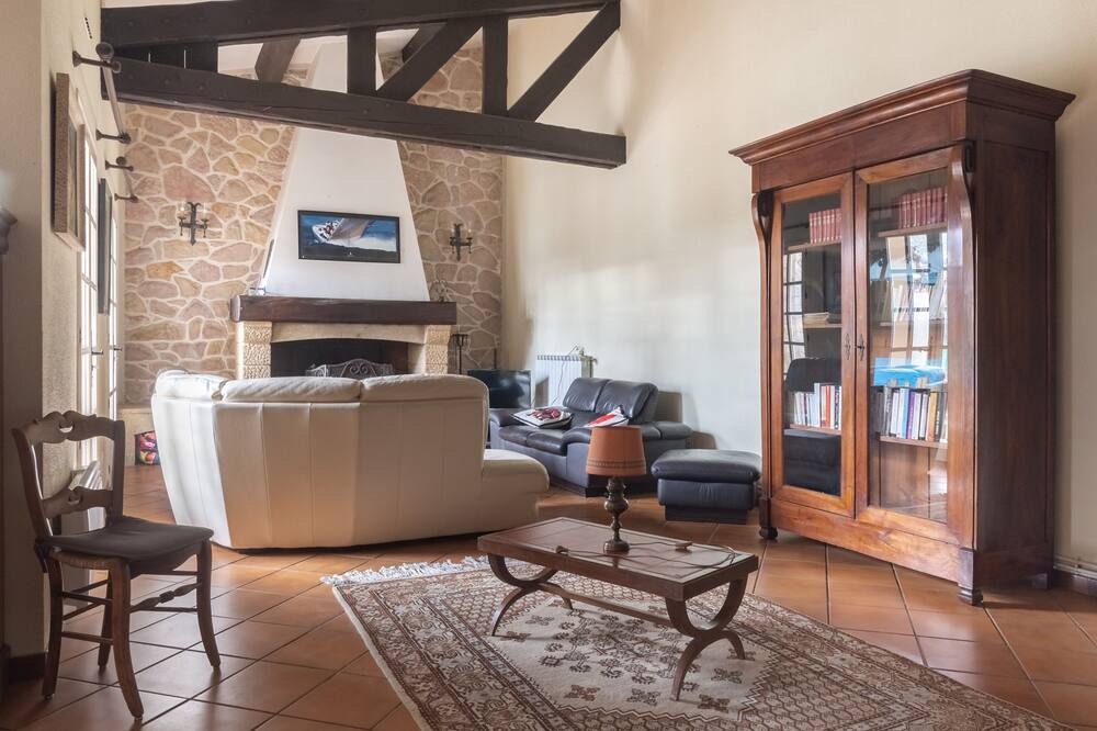Photo of Livingroom in Quartier des Espesses
