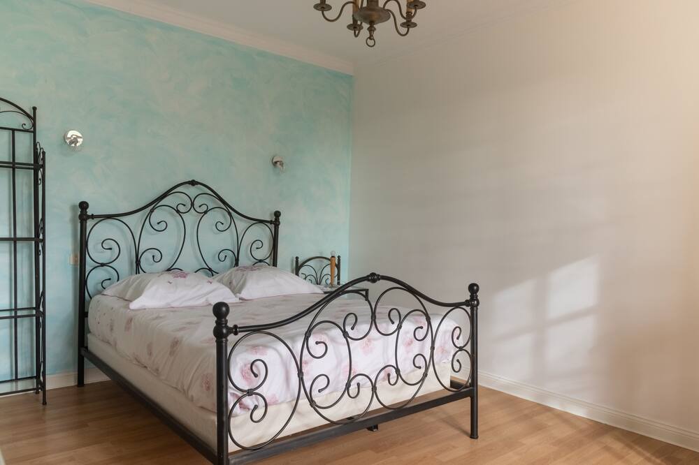 Photo of Bedroom in Quartier des Espesses