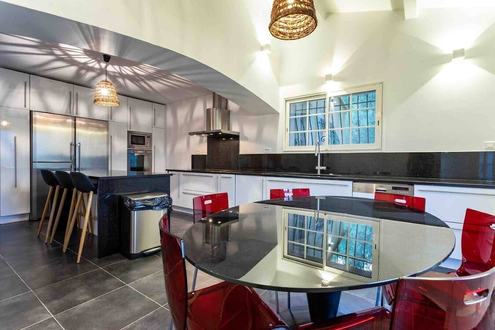 Photo of Kitchen in Cuers