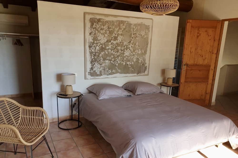 Photo of Bedroom in Maussane-les-Alpilles