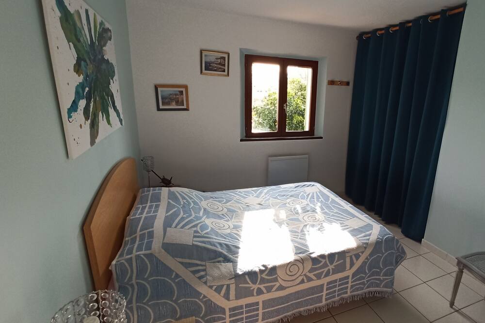 Photo of Bedroom in Villeneuve-les-Beziers