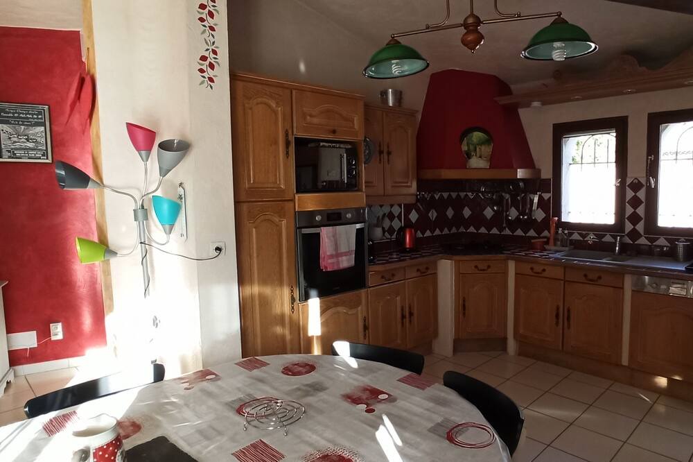 Photo of Kitchen in Villeneuve-les-Beziers