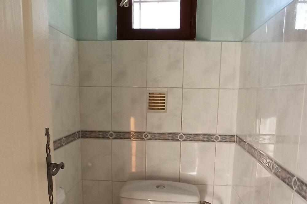 Photo of Bathroom in Villeneuve-les-Beziers