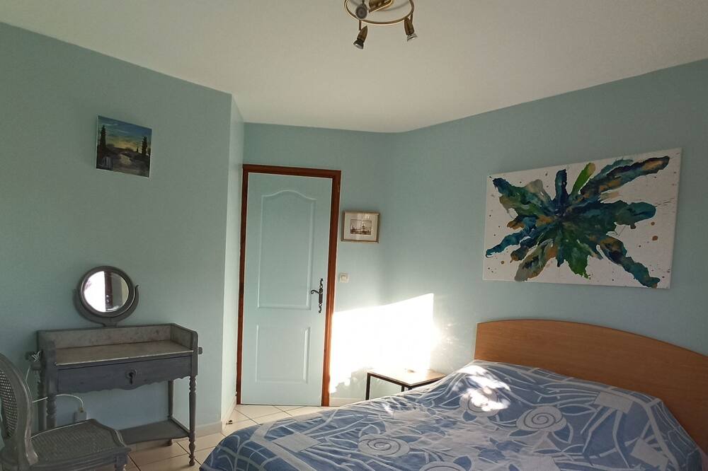 Photo of Bedroom in Villeneuve-les-Beziers