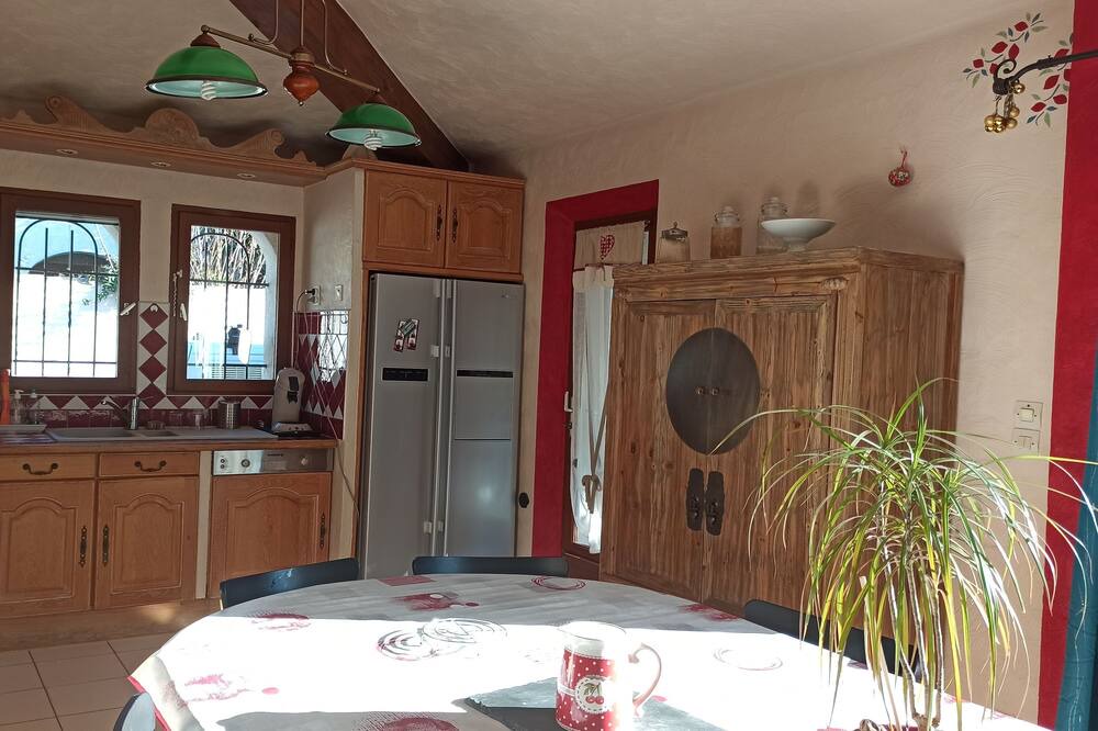 Photo of Kitchen in Villeneuve-les-Beziers