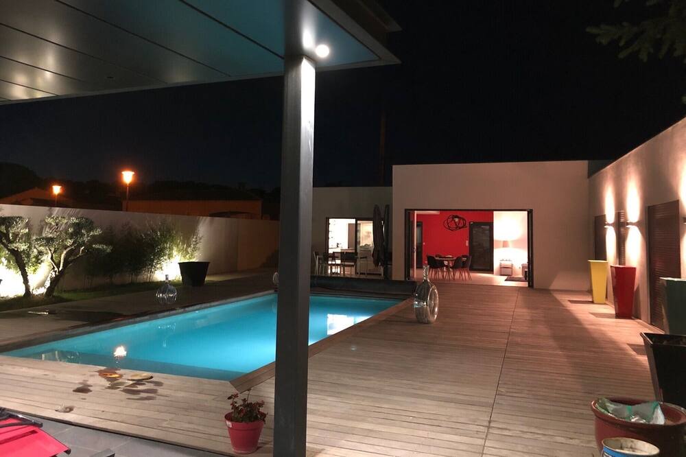 Photo of Outdoor in Montaren-et-Saint-Mediers