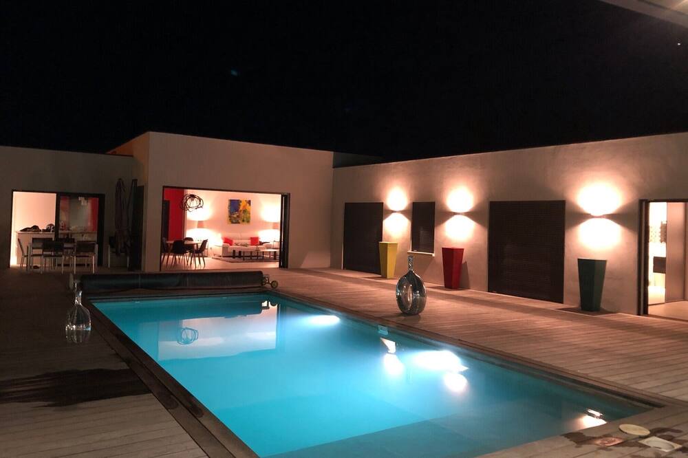 Photo of Outdoor in Montaren-et-Saint-Mediers