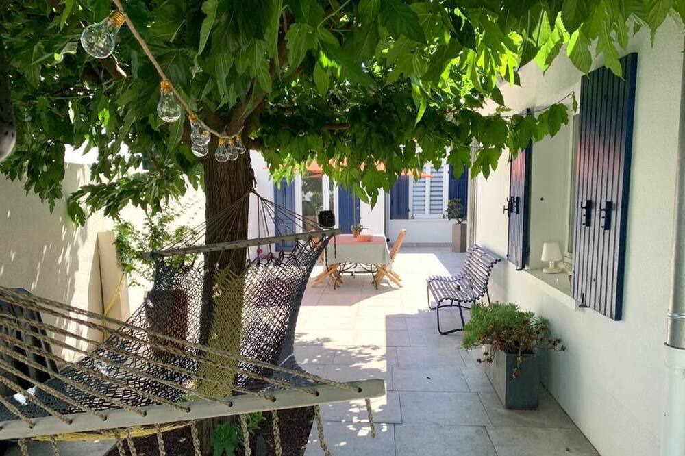 Photo of Outdoor in Montolivet