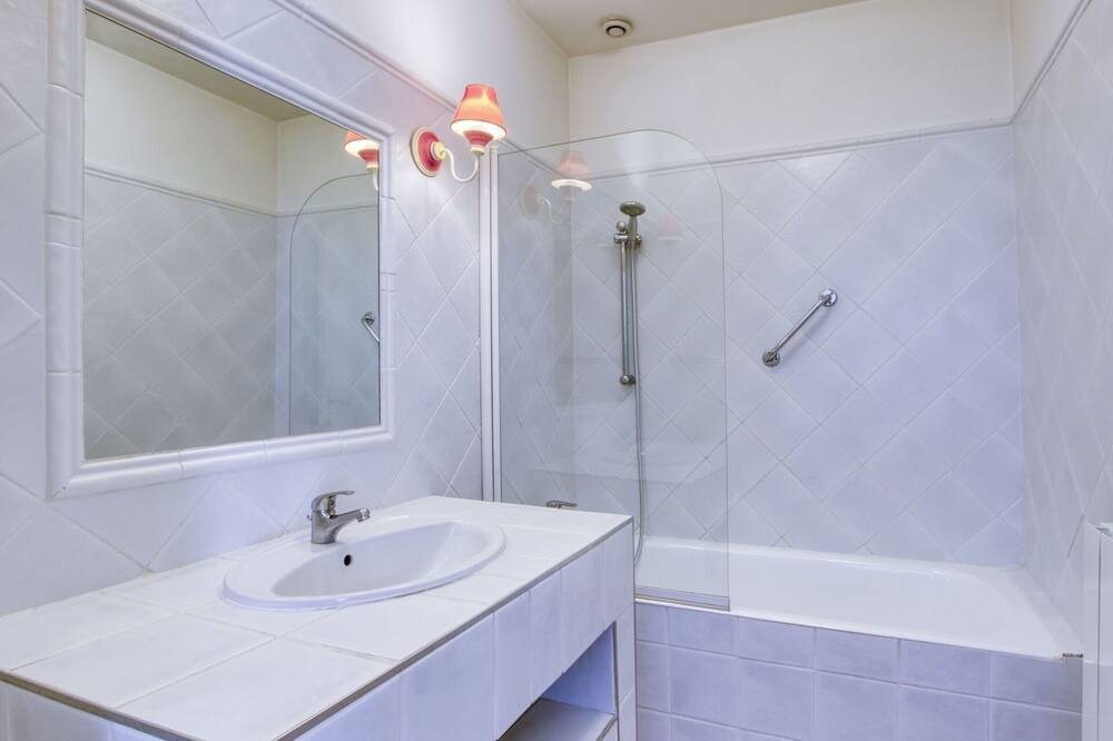 Photo of Bathroom in Les Lecques