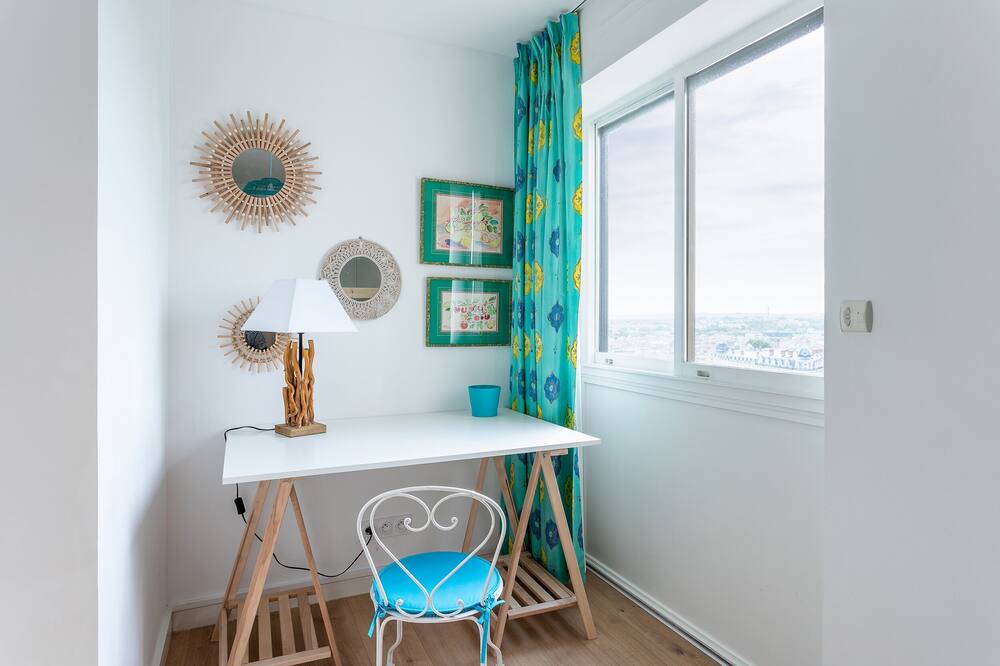 Photo of Bedroom in Comedie