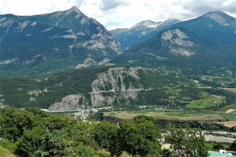 Photo of Outdoor in Chateauroux-les-Alpes