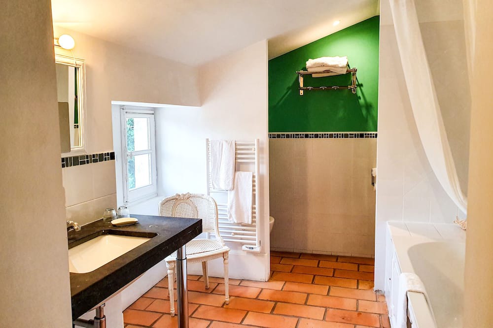 Photo of Bathroom in St.-Remy-de-Provence