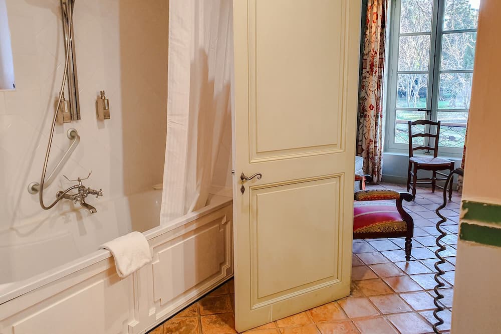 Photo of Bathroom in St.-Remy-de-Provence