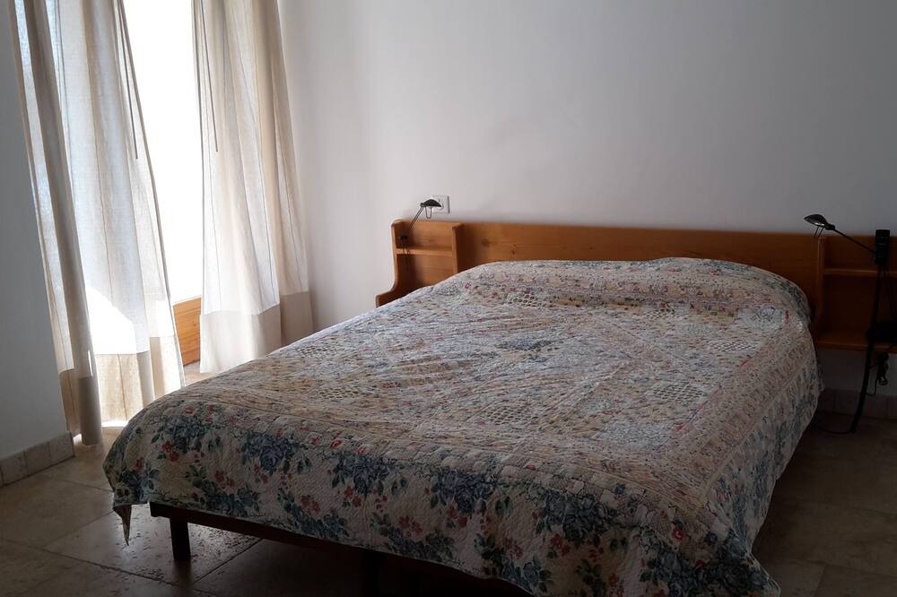 Photo of Bedroom in Pelissanne