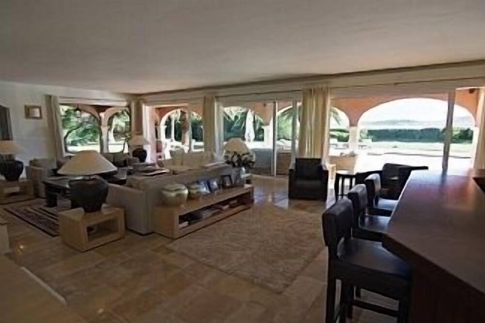 Photo of Livingroom in Guerrevieille