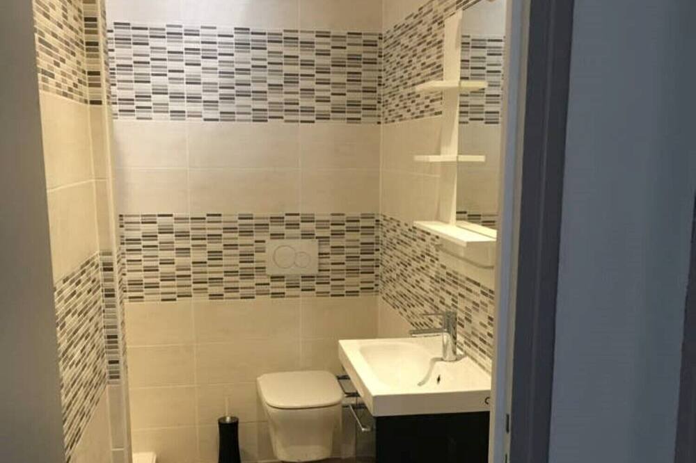 Photo of Bathroom in Lagrasse