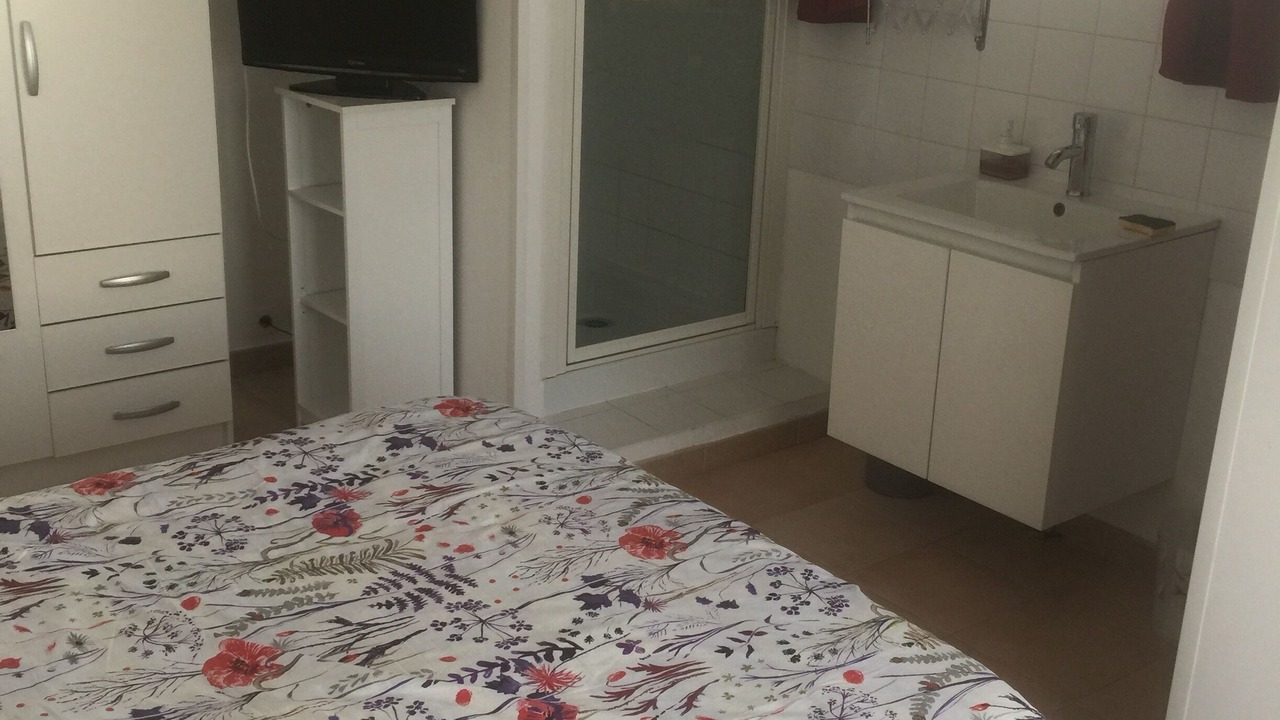 Photo of Bedroom in Comps