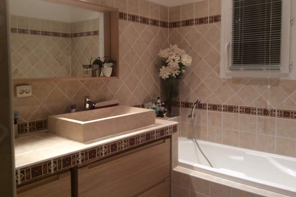 Photo of Bathroom in Molleges