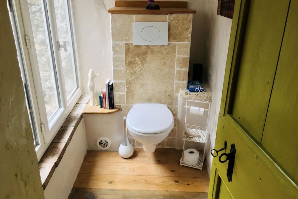 Photo of Bathroom in Saint-Pierre-des-Champs