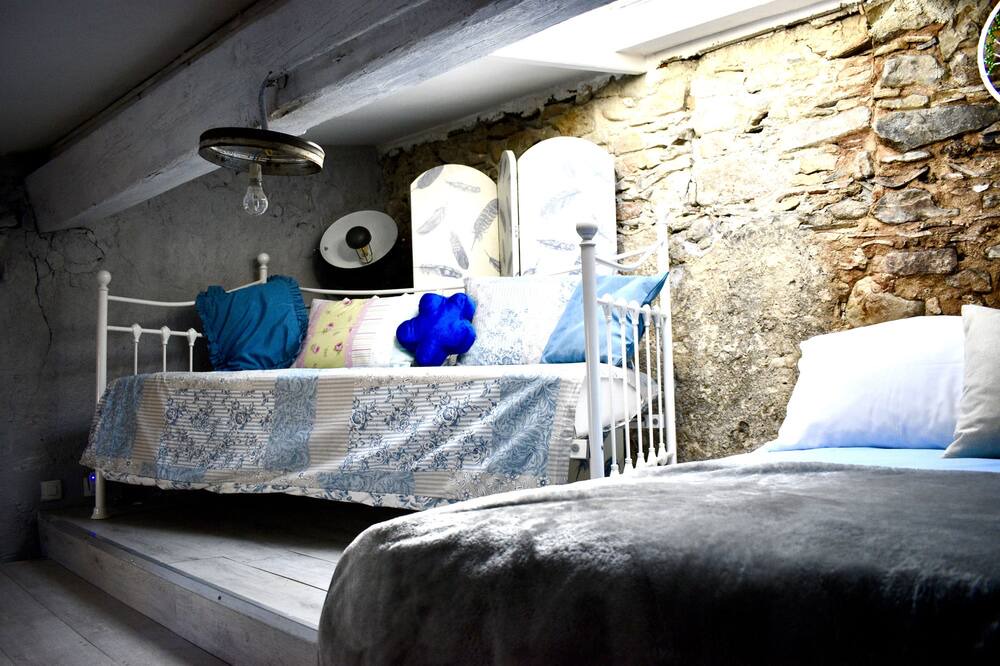 Photo of Bedroom in Saint-Pierre-des-Champs