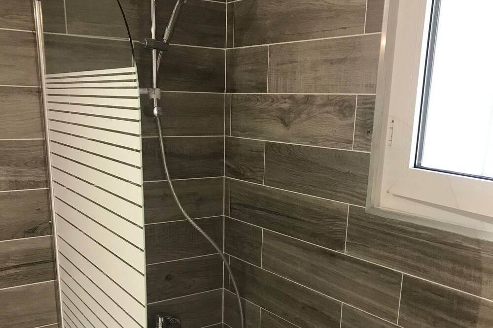 Photo of Bathroom in Gap