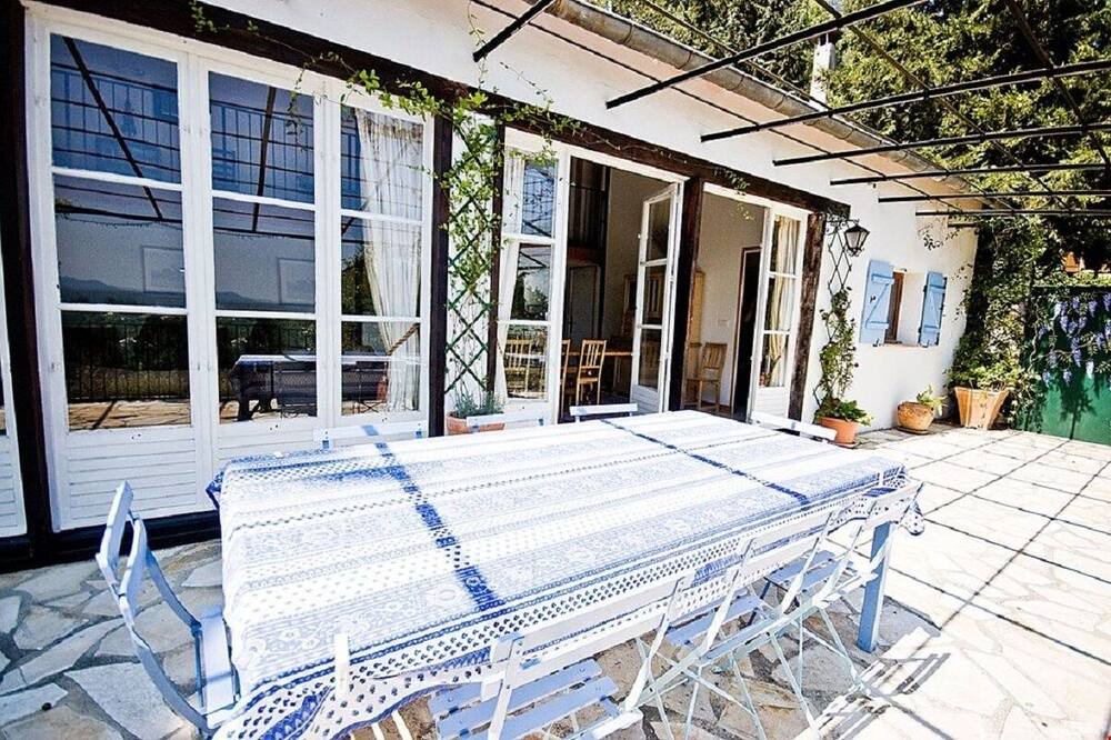 Photo of Patio Balcony in Tourrettes