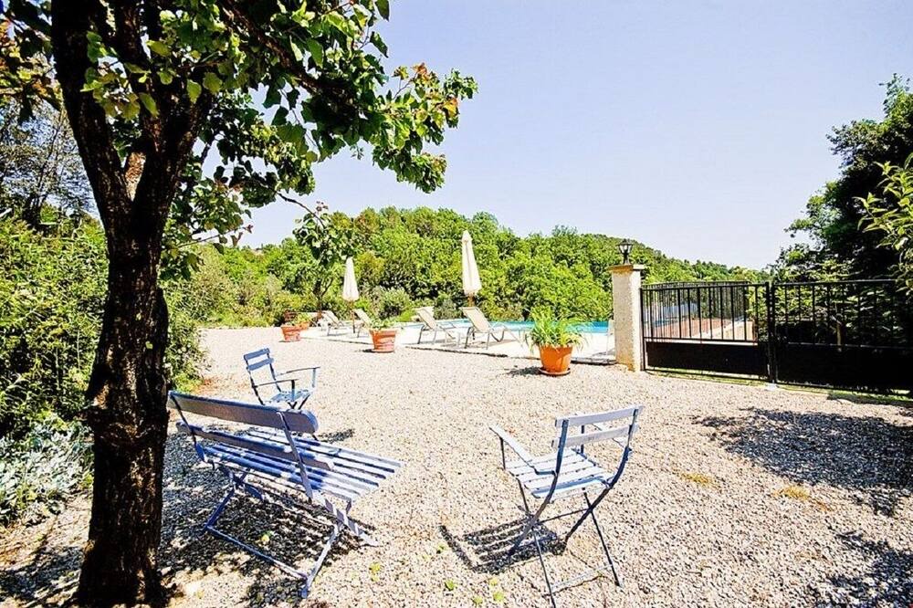 Photo of Outdoor in Tourrettes