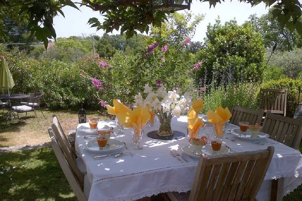 Photo of Patio Balcony in Tourrettes