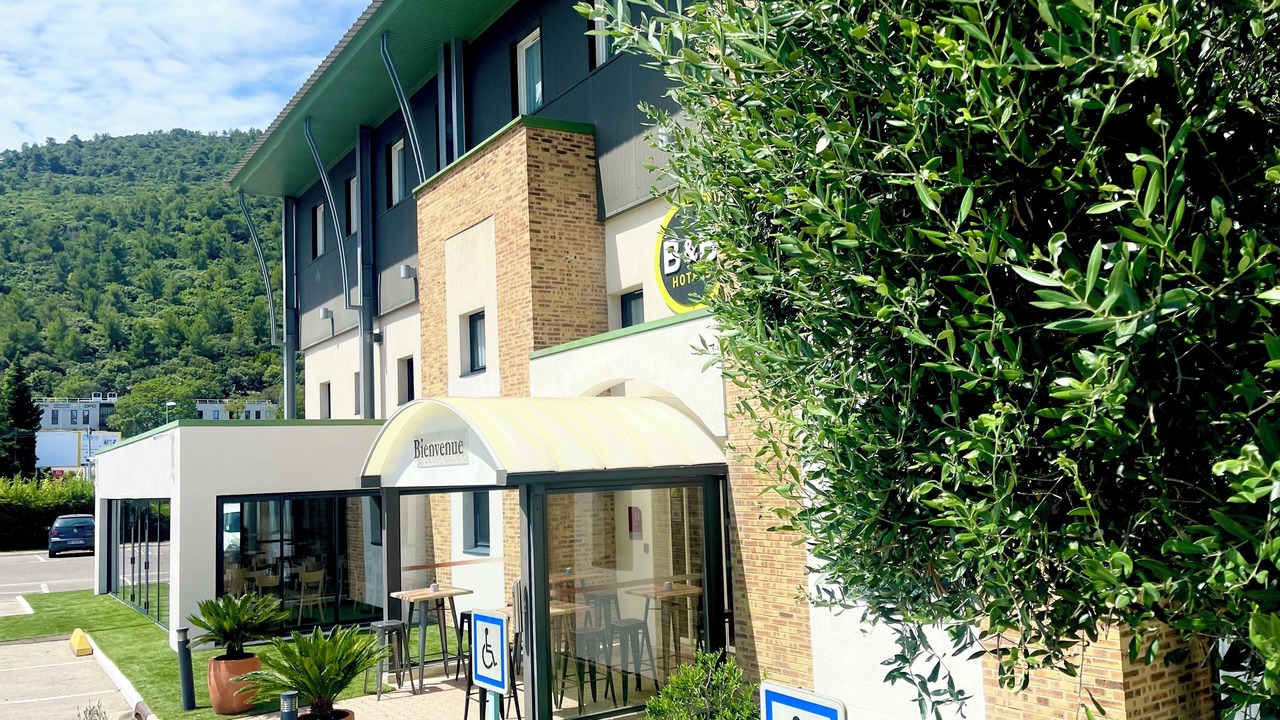 Photo of Buildings in Gemenos