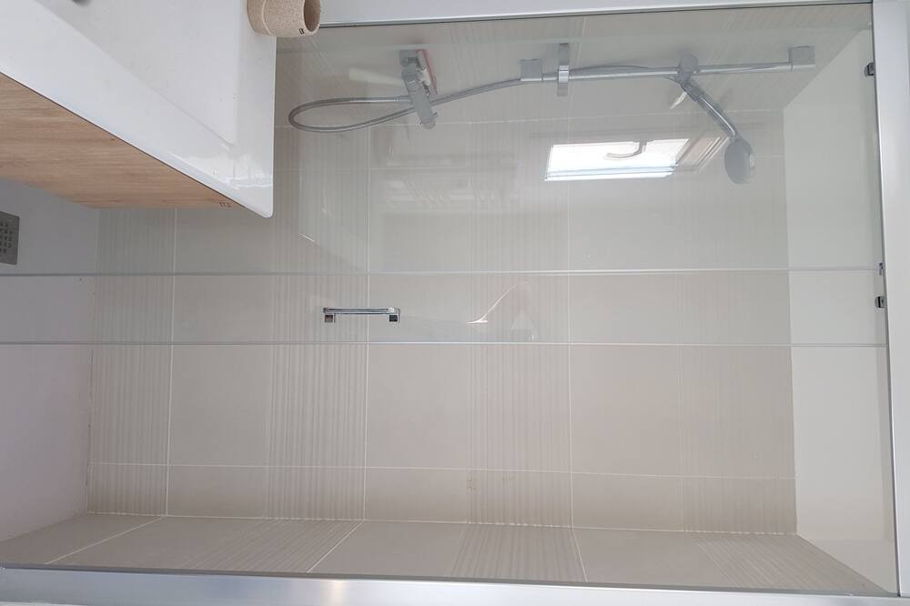 Photo of Bathroom in St.-Remy-de-Provence
