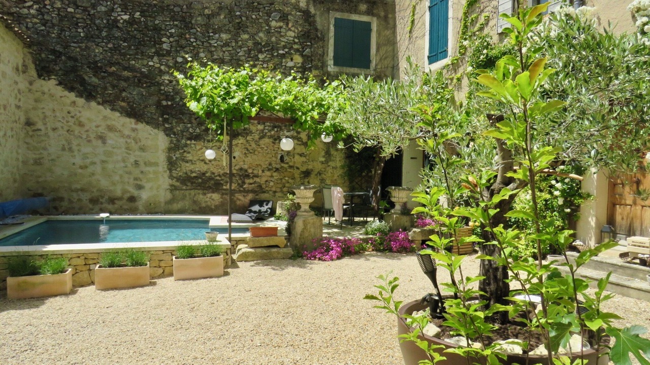Photo of Outdoor in Cabrieres-dʼAigues