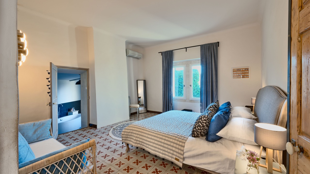 Photo of Bedroom in Cabrieres-dʼAigues