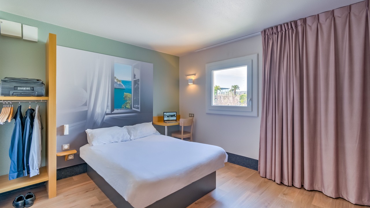 Photo of Bedroom in 11th Arrondissement