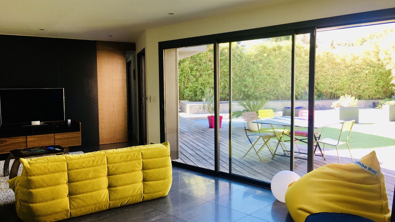 Photo of Livingroom in 8th Arrondissement