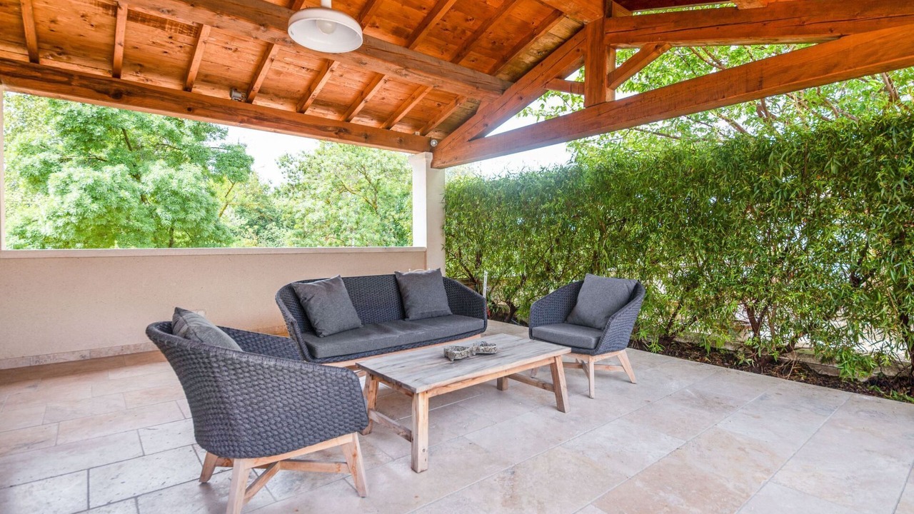 Photo of Patio Balcony in St.-Remy-de-Provence