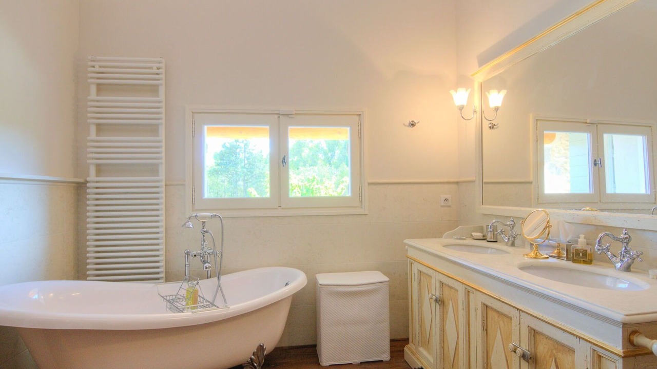 Photo of Bathroom in St.-Remy-de-Provence