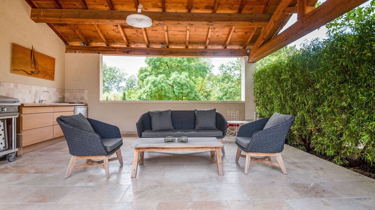 Photo of Patio Balcony in St.-Remy-de-Provence