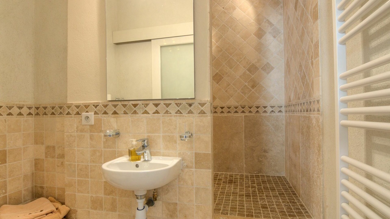 Photo of Bathroom in St.-Remy-de-Provence