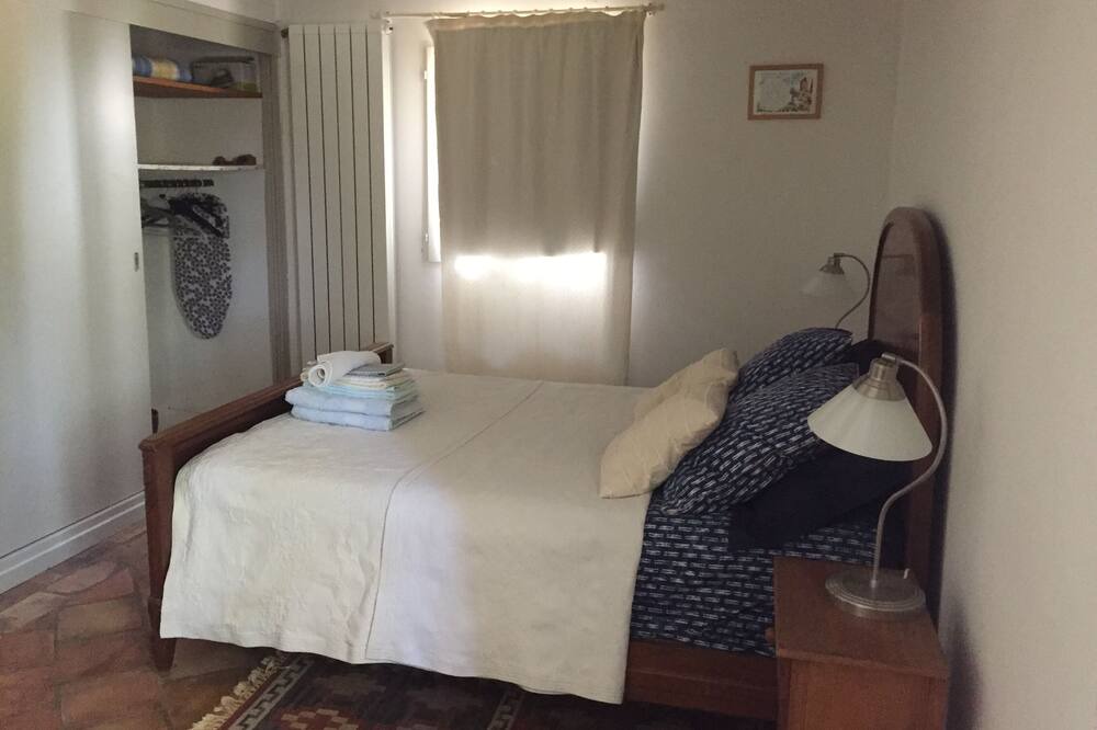 Photo of Bedroom in Bonnieux