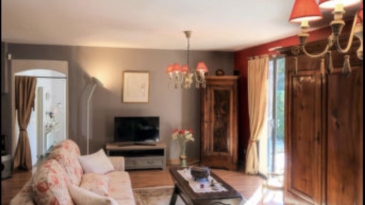 Photo of Livingroom in Saint-Quentin-la-Poterie