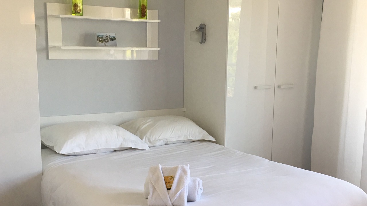 Photo of Bedroom in California - Pezou