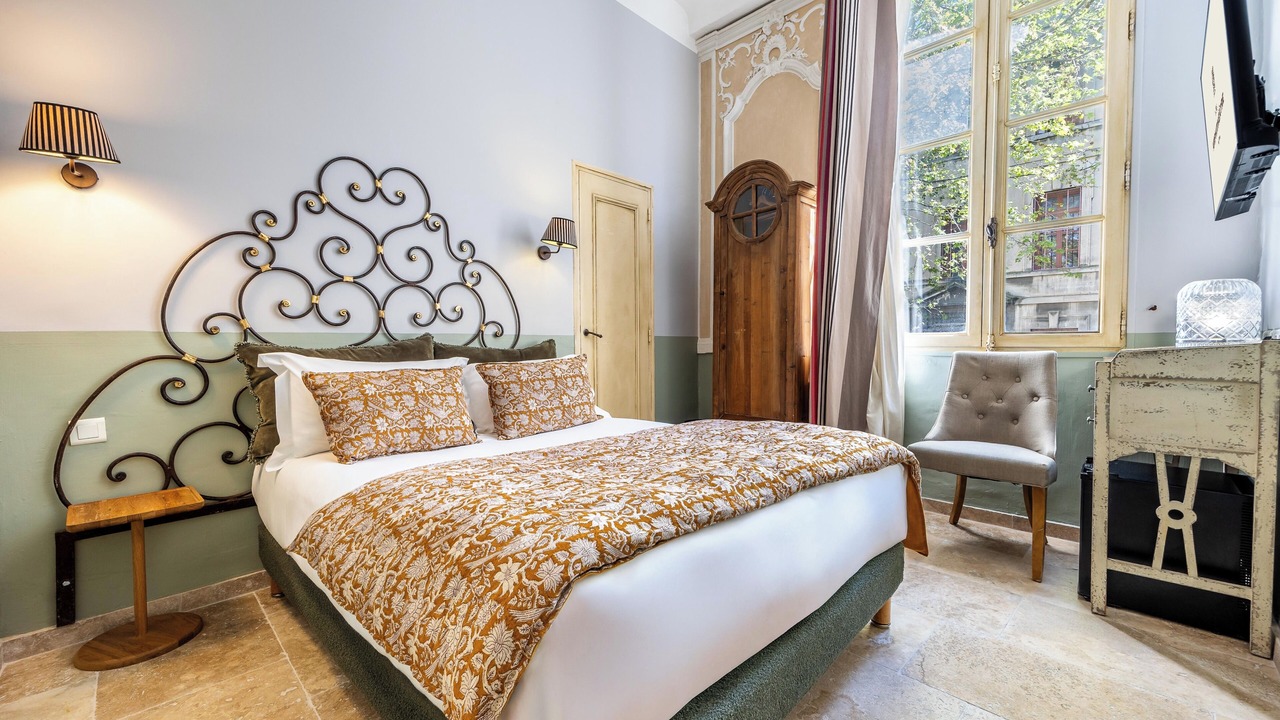 Photo of Bedroom in Arles City Centre