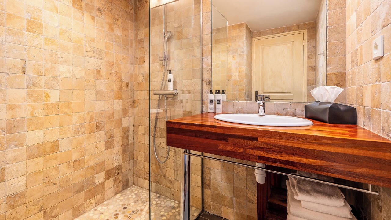 Photo of Bathroom in Arles City Centre
