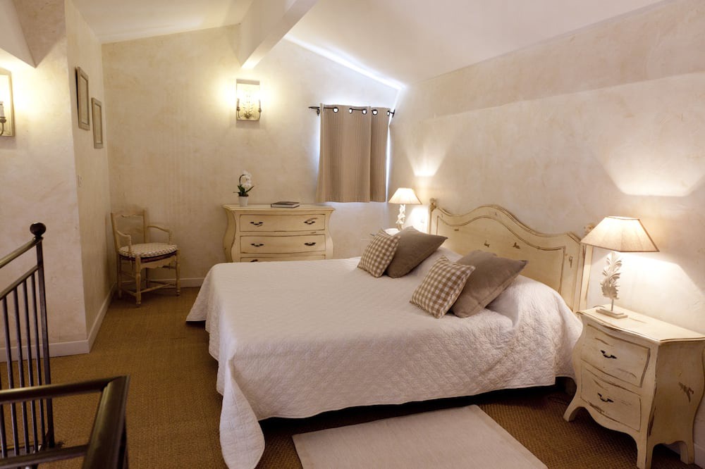 Photo of Bedroom in Roussillon