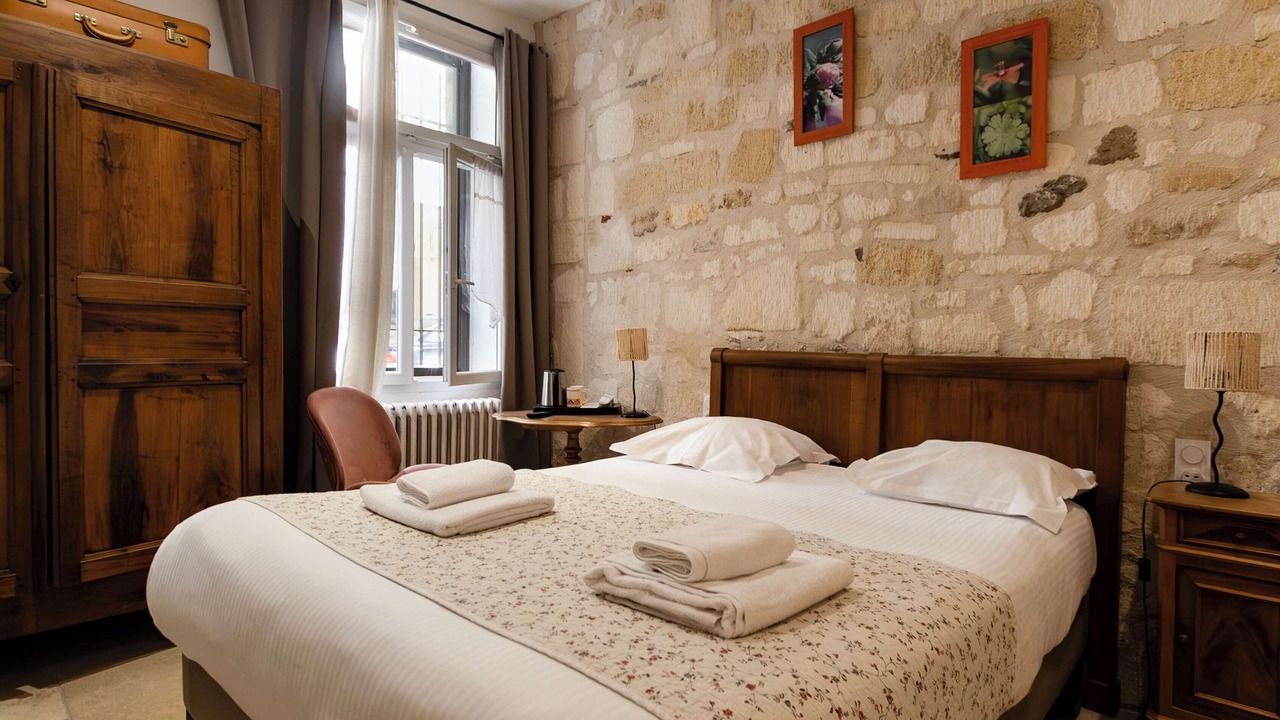 Photo of Bedroom in Arles City Centre