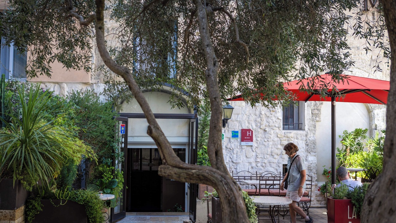 Photo of Outdoor in Arles City Centre