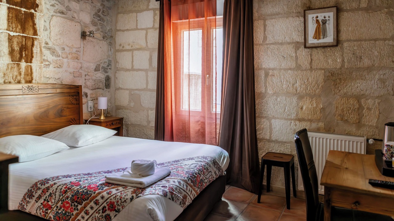 Photo of Bedroom in Arles City Centre