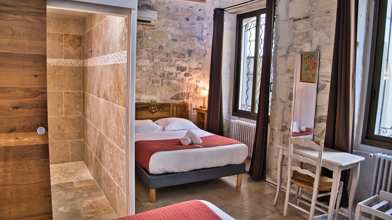 Photo of Bedroom in Arles City Centre