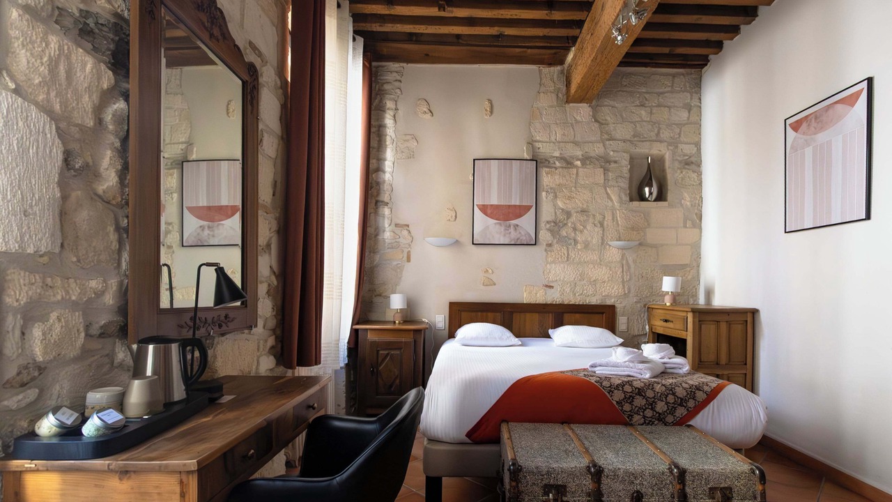 Photo of Bedroom in Arles City Centre